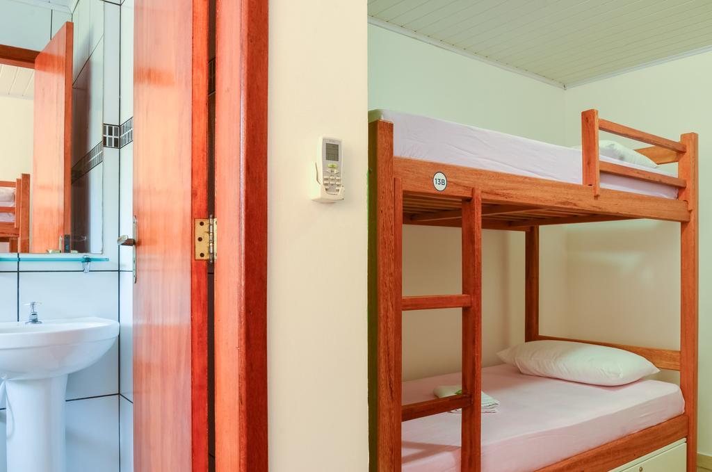 Beira Mar Hostel & Suites Abraão Exteriör bild