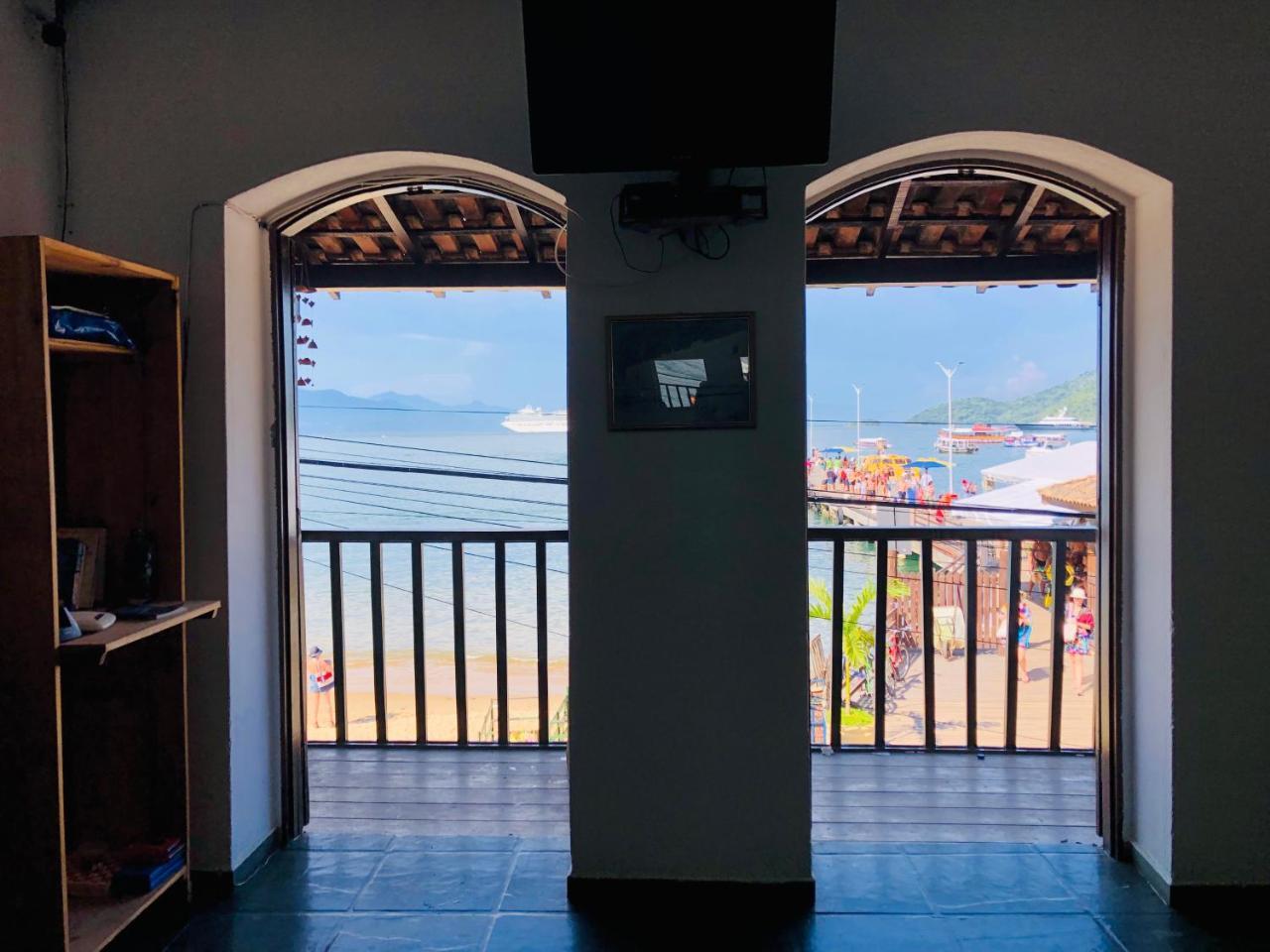 Beira Mar Hostel & Suites Abraão Exteriör bild