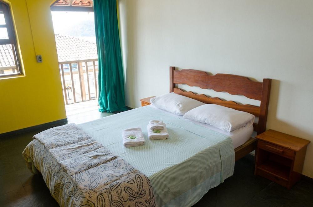 Beira Mar Hostel & Suites Abraão Exteriör bild